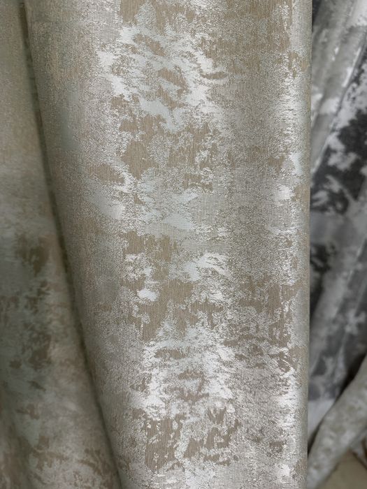 Продам шторы , тюль и карниз