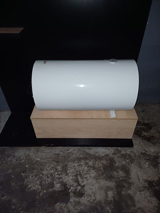 Vând mașină de spălat un boilar și 2 aragaze