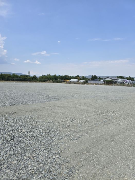 Давам под наем парцел ,склад