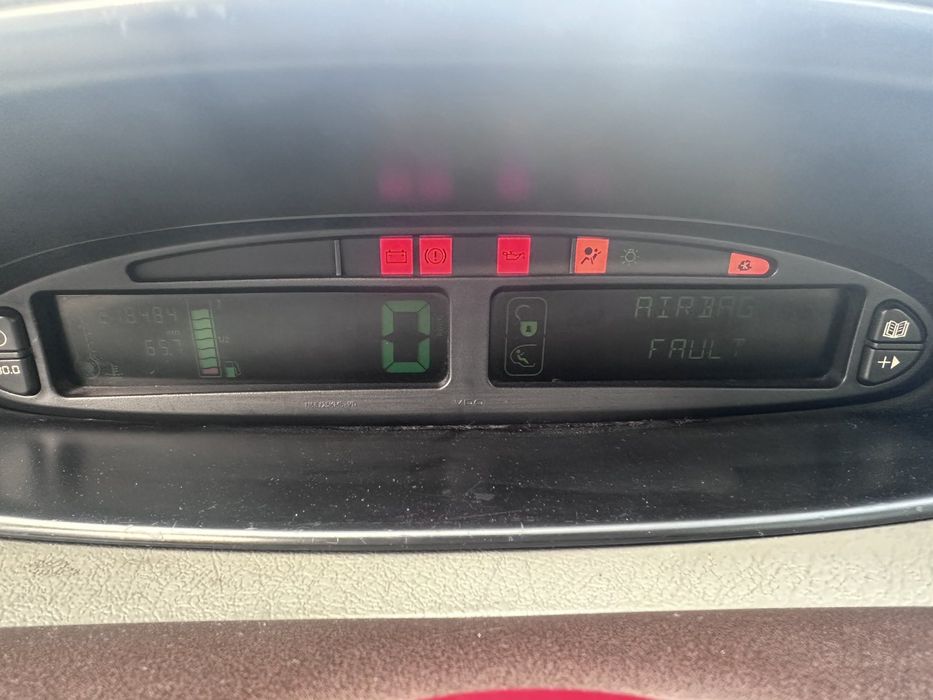 Ситроен Пикасо 2.0HDI 90k на части!