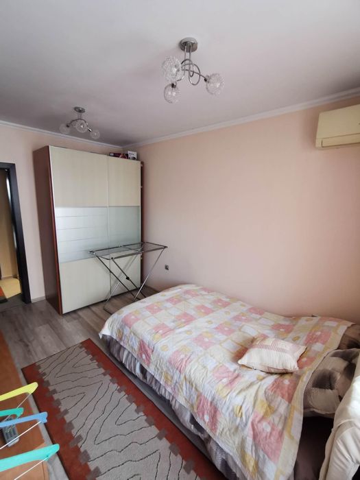 Дава се под наем Тристаен апартамент в Бургас, Център - 110 кв.м за 897.6 € - Снимка #8