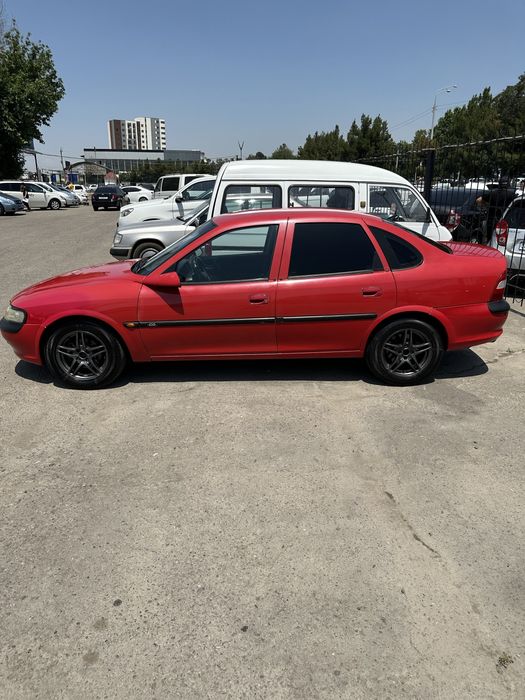 Avtomobil Opel Vectra.