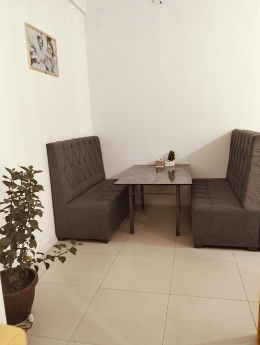 Kafe uchun divan sotiladi