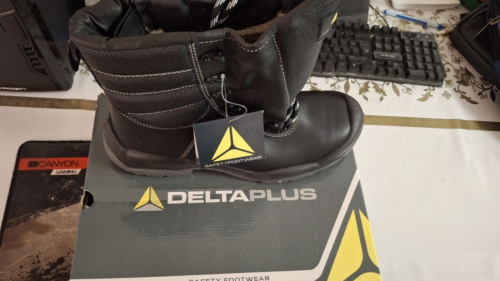 Рабочие спец сапоги