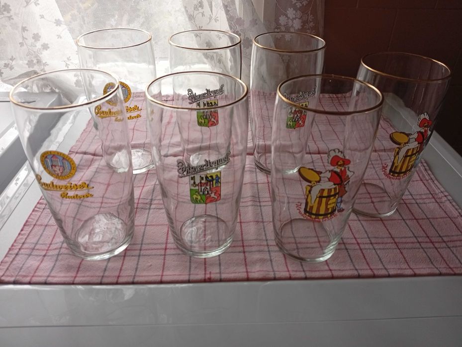 Продавам чаши за бира