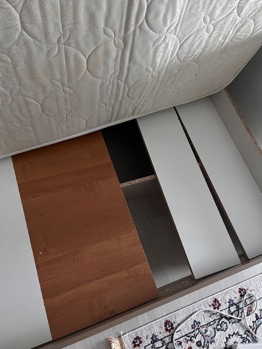 Продаем Кровать с Матрасом