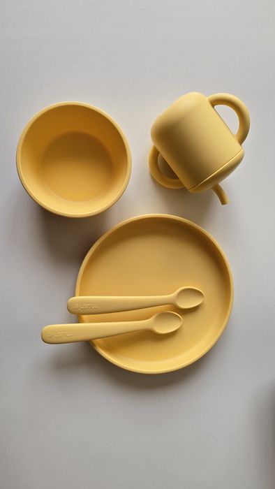 Mushie силиконов комплект за захранване на бебе