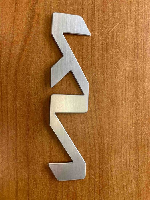 емблема Kia EV6 2021-