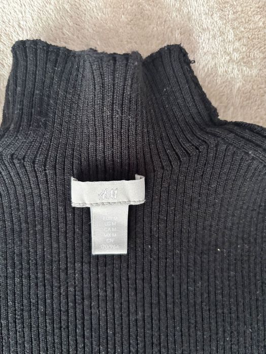 Рипсена рокля под коляното