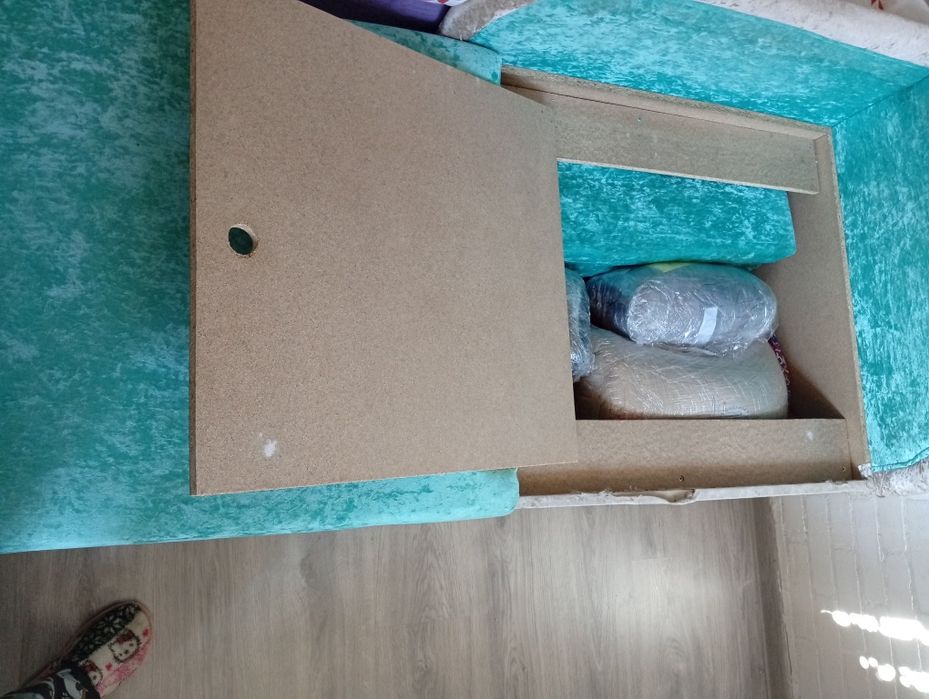 Продам диван-кровать подростковая