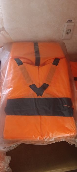 Жилет спасательный