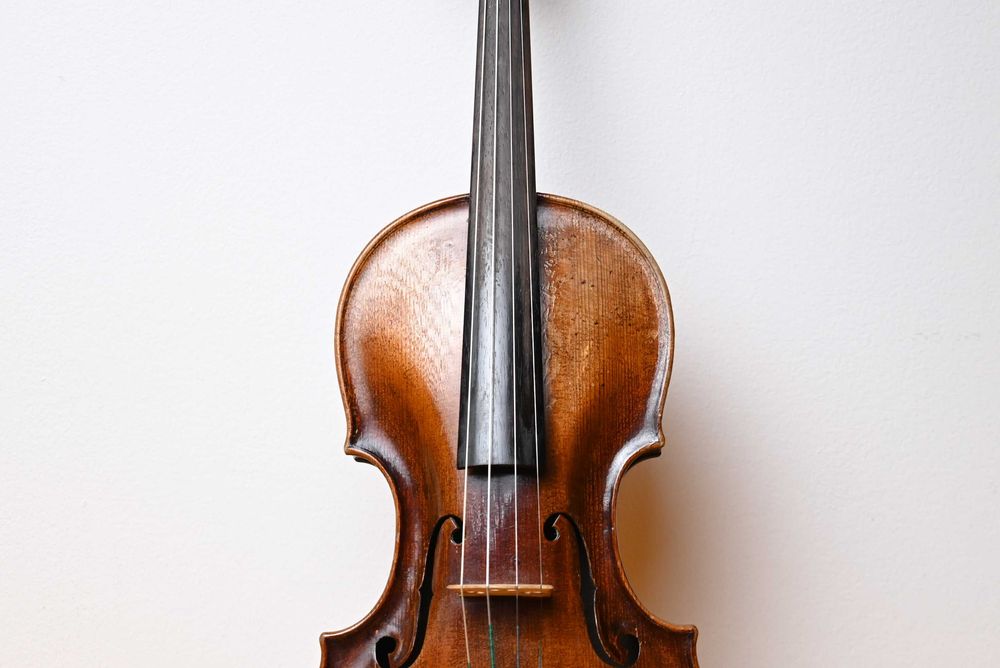 vioara 4/4 intreaga model Nemtesc