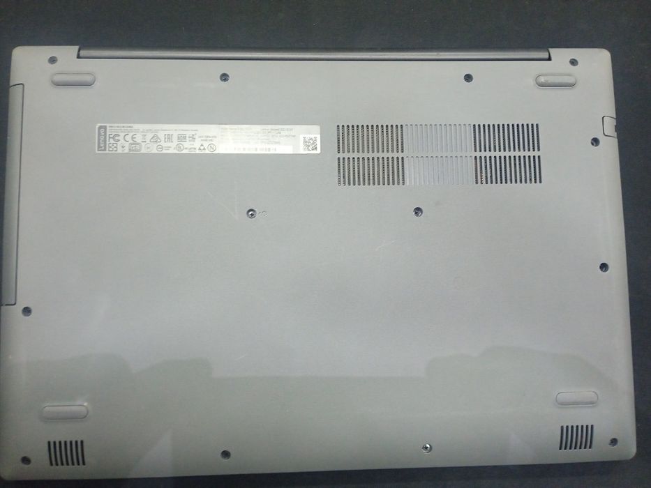 Lenovo i3 6006U.