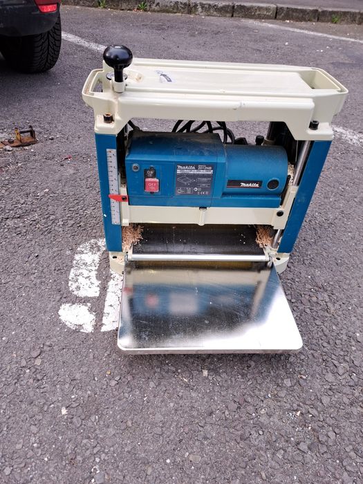 Rindea electrică / Degrosat Makita 2012NB – 1650W + Set cuțite noi