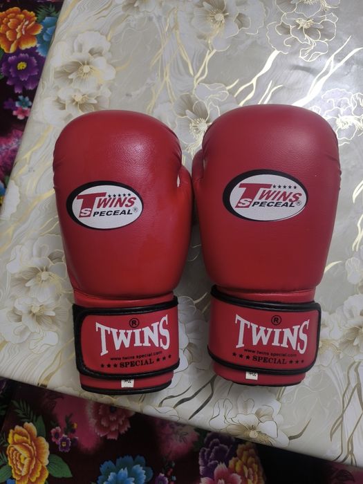 Боксерские перчатки