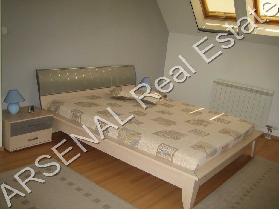 Дава се под наем Многостаен апартамент в София, Витоша - 220 кв.м за 980 € - Снимка #2