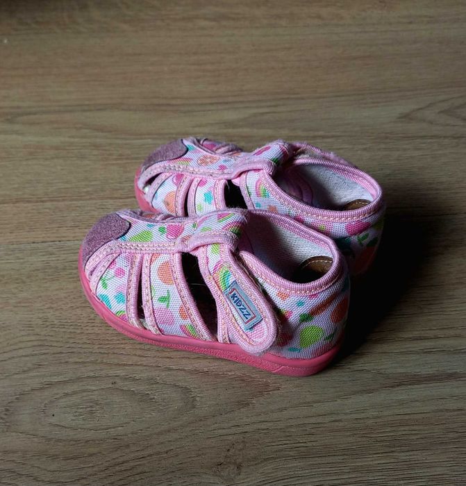 Детски сандали от плат