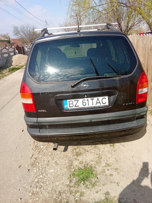 Vând Opel zafira