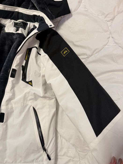 Дамско ски яке с пухена подплата