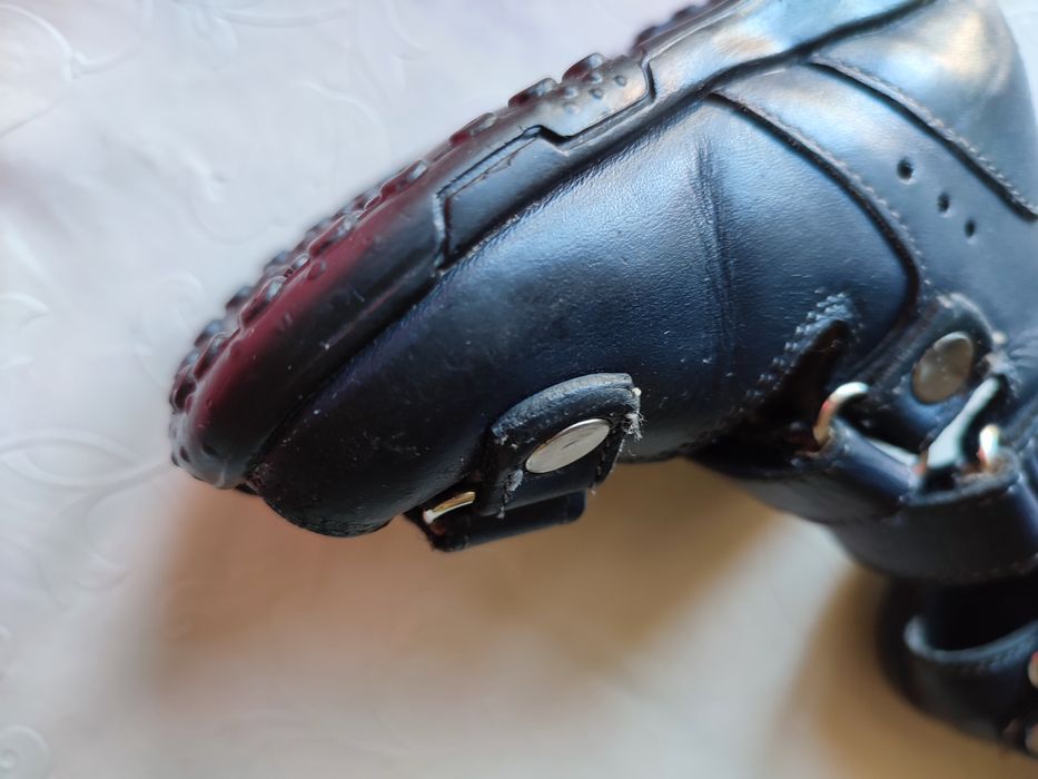 Продам антиварусную обувь