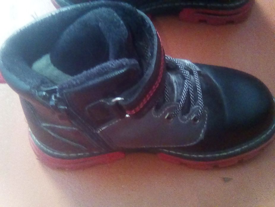 Продам ботинки детские