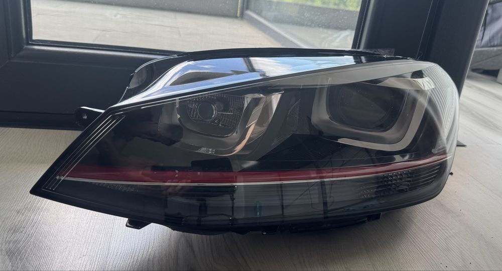 Vând far stânga Bi-Xenon OEM VW Golf 7 GTI (2012-2016) - Cod 5G1941031A