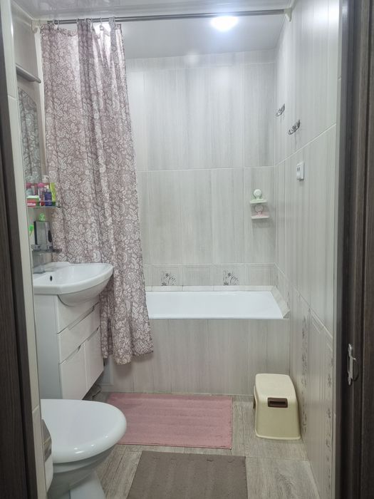 Продаётся 3х комнатная квартира возле метро БИЙ.