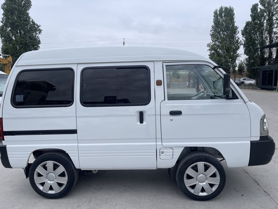 Damas 2019 yil oq rangda