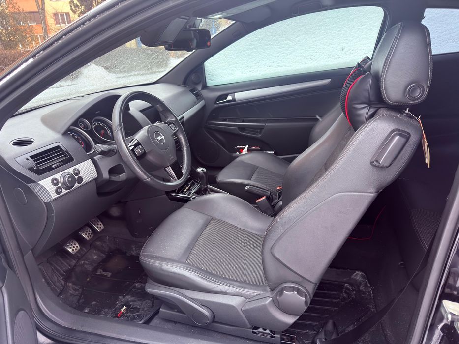 Opel astra H GTC 2006