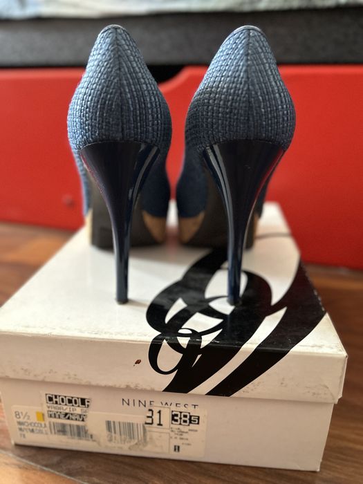 Високи сини токчета на Nine West