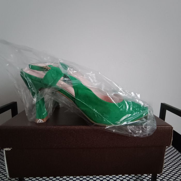 Pantofi Alura cu toc, decupați,din piele întoarsă verde