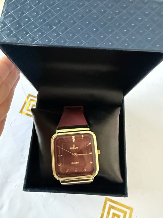 Продам часы женские