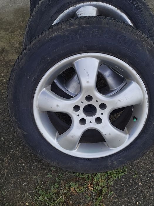 Зимни гуми - Bridgestone 225 x 65 x R17