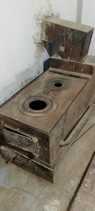 Пеш сатылады бағасы 35000 сауда бар