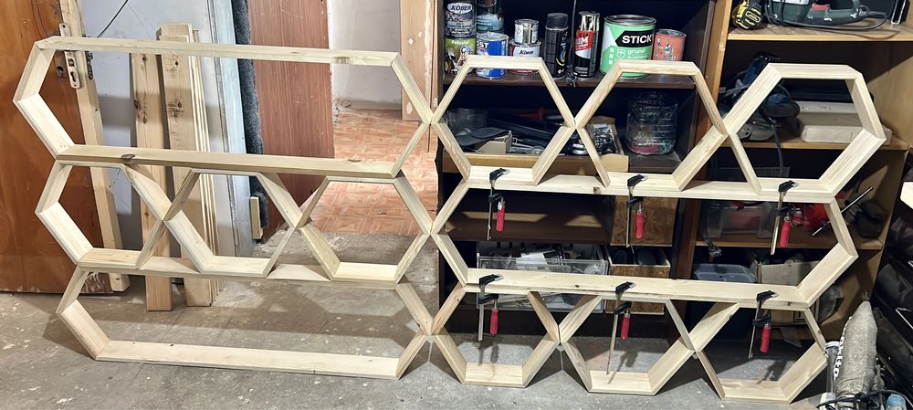 Raft hexagon din lemn masiv la comanda, tratat sau vopsit