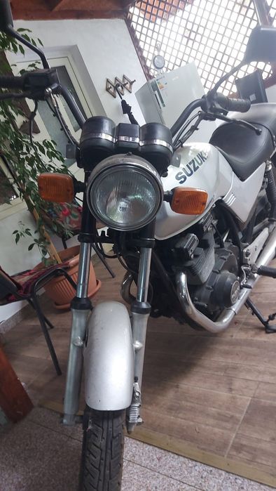 Vand motocicleta Suzuki