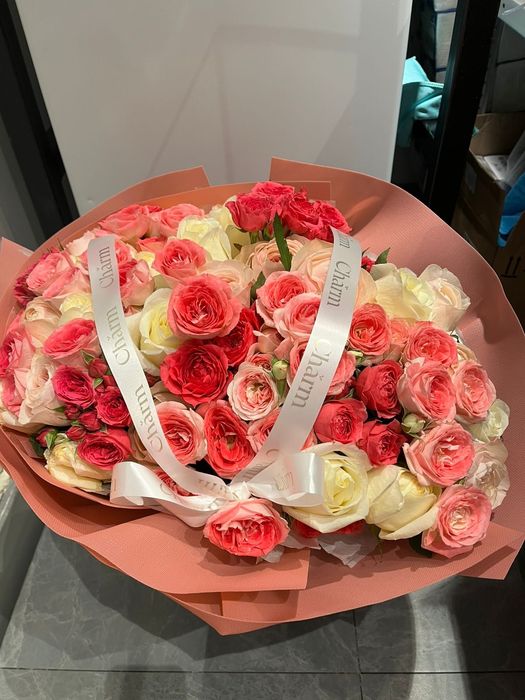 Розы пяновидные разного цвета