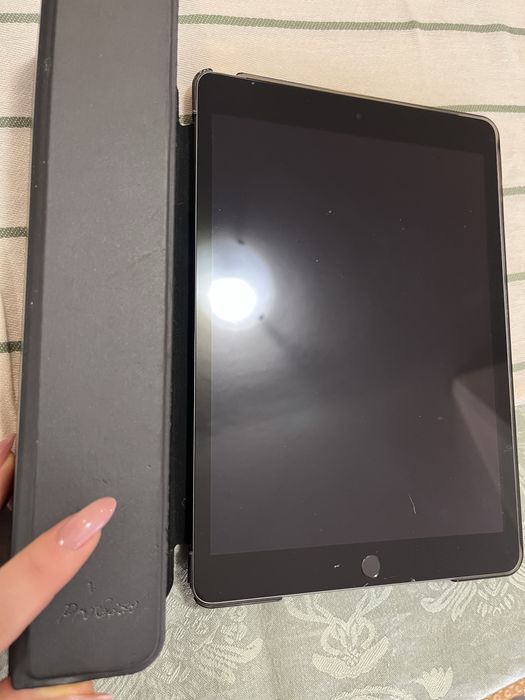 Apple iPad 9th generation 64 GB