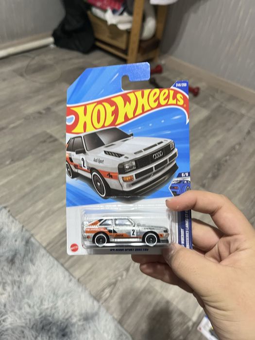 Машинки hot wheels