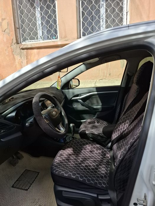 Лада веста sw 2018 год