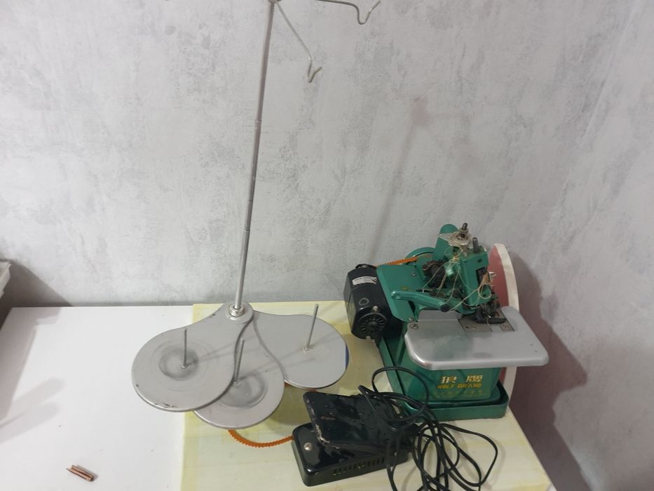 Оверлок продам срочно