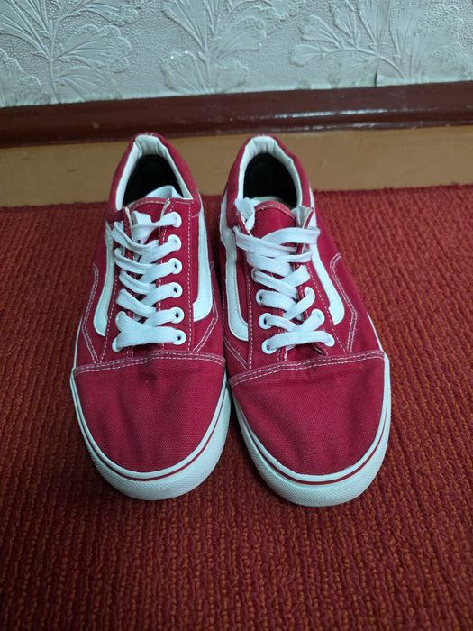 Продам кроссовки