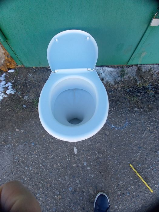 Продается унитаз.