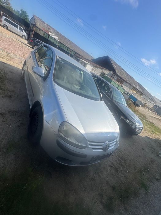 Dezmembrez vw golf 5