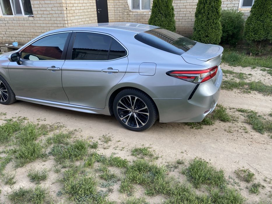 Toyota Camry 70 SE