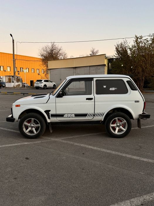 Продам ниву  4×4