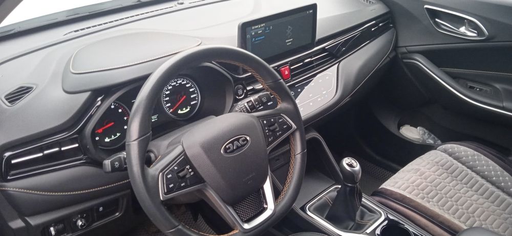 Продам автомобиль JAC JS4