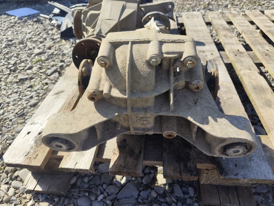 Grup spate Vw Touareg. Porsche  2003-2008 audi Q7 cod: 0AB525015H