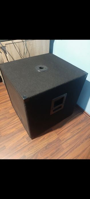 Subwoofer și boxe active