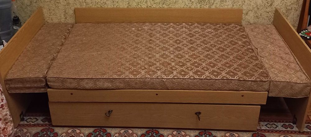 Диван детский. Раскладной . (СССР)